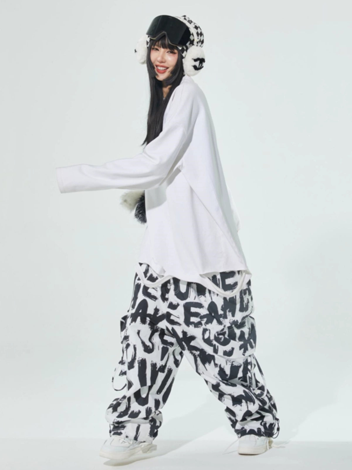 SWAGLI Black&White Graffiti Snowboarding Pants